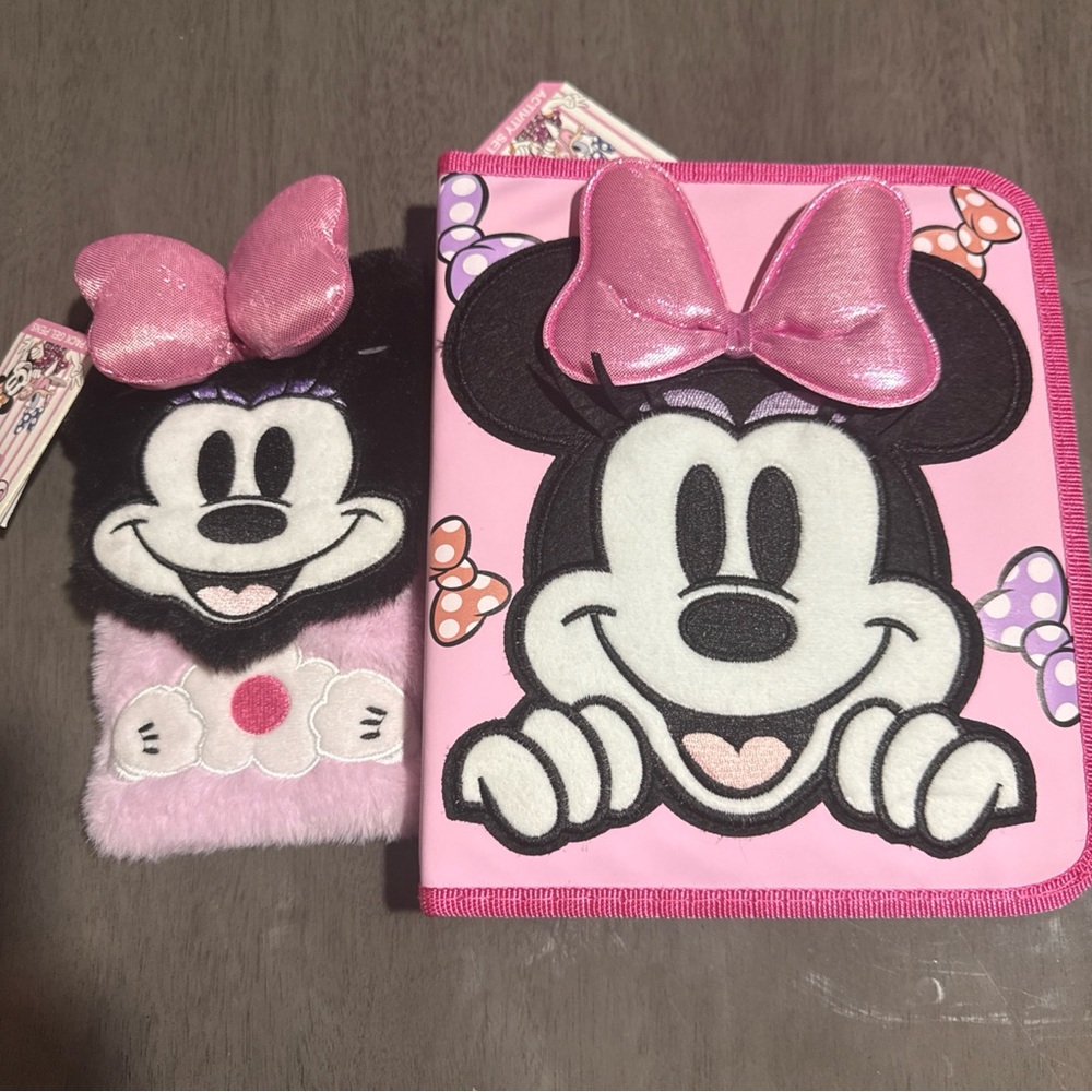 Primark Minnie Mouse binder and activity set and 8 gel pens in furry Pouch